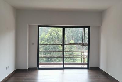 Serviced 1 Bed Apartment with Swimming Pool in Rosslyn