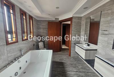 5 Bed House with En Suite in Lavington - 4