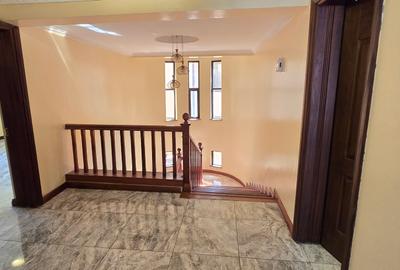 5 Bed Townhouse with En Suite at Lavington Green - 4