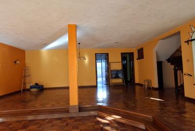 4 Bed Townhouse with En Suite in Westlands Area - 4