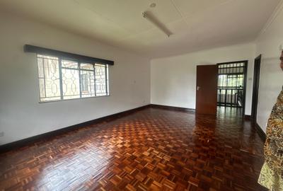 5 Bed Villa with En Suite in Lavington - 4