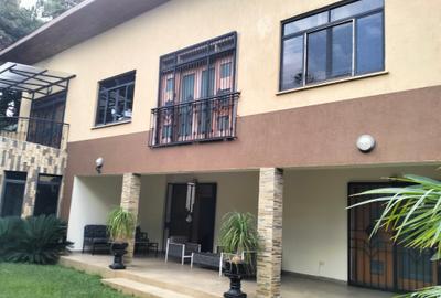 5 Bed Townhouse with En Suite in Kyuna - 3