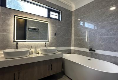 4 Bed Apartment with En Suite in Lavington - 2