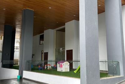 4 Bed Apartment with En Suite in Spring Valley