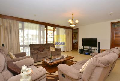 3 Bed Apartment with En Suite in Riverside