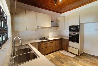 5 Bed House with En Suite in Thigiri - 3