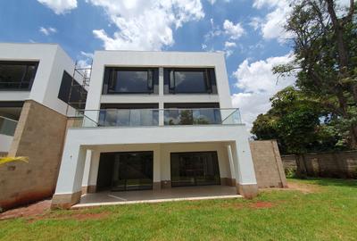 4 Bed Townhouse with En Suite in Kyuna