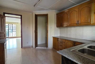 3 Bed Apartment with En Suite in Kilimani - 3