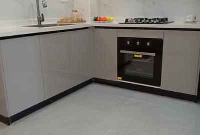 1 Bed Apartment with Swimming Pool at Wood Avenue - 2