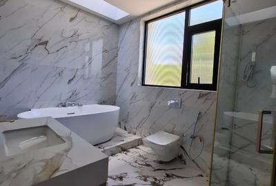 5 Bed Townhouse with En Suite in Lavington
