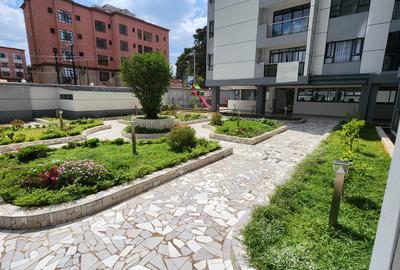 1 Bed Apartment with Swimming Pool in Kilimani