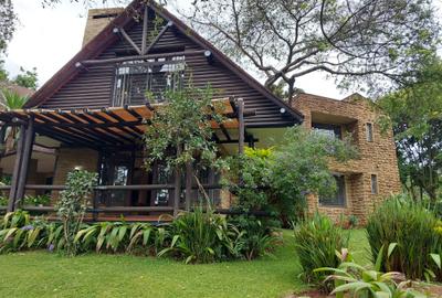 5 Bed House with En Suite at Lake View
