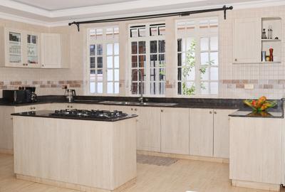 4 Bed House with En Suite in Karen - 3