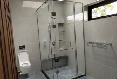 5 Bed Villa with Backup Generator in Loresho