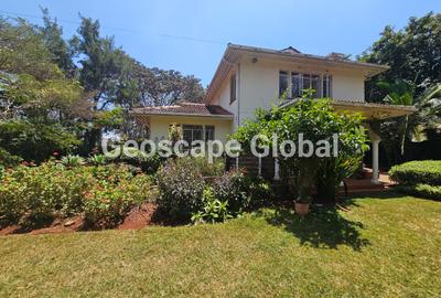 5 Bed House with En Suite in Runda