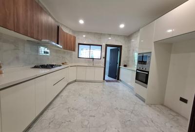 Furnished 3 Bed Apartment with En Suite in Kileleshwa