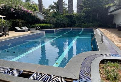 4 Bed Townhouse with En Suite in Riverside - 2