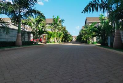 4 Bed House with En Suite in Thika Road - 2