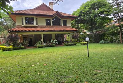 5 Bed House with En Suite at Rosslyn Park 01