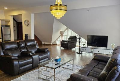 2 Bed Apartment in Parklands - 3