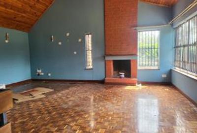 4 Bed House with En Suite in Gigiri