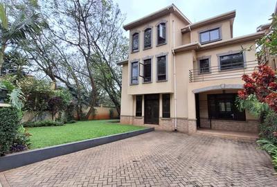 5 Bed Townhouse with En Suite at Lavington