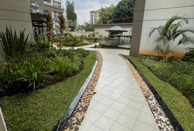 Serviced 3 Bed Apartment with En Suite in Riverside