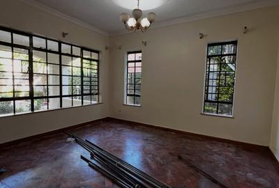 4 Bed Townhouse with En Suite in Lavington - 2