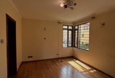 5 Bed Townhouse with En Suite in Lavington - 4