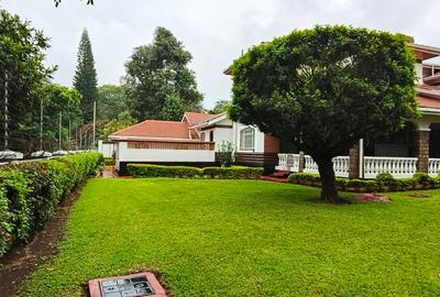 4 Bed House with En Suite at Rosslyn - 3