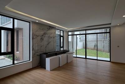 5 Bed Villa with En Suite at Lavington - 3