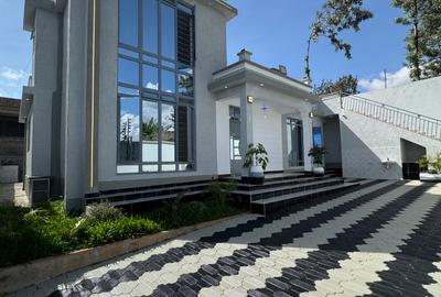 3 Bed House with En Suite in Eastern ByPass - 2
