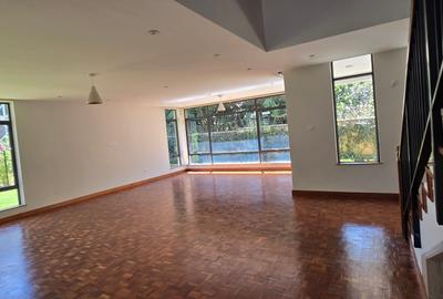 5 Bed Townhouse with En Suite at Lavington Green - 4