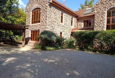 5 Bed Townhouse with En Suite in Karen - 2