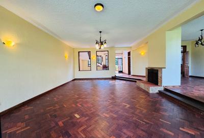 4 Bed House with En Suite in Runda