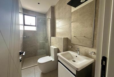 3 Bed Apartment with En Suite in Kilimani - 4