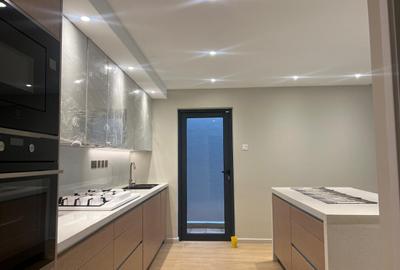 5 Bed Townhouse with En Suite in Kyuna - 3