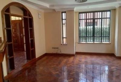 5 Bed Townhouse with En Suite at Lavington