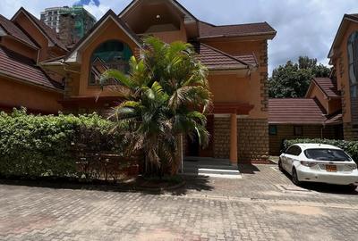 5 Bed Townhouse with En Suite at Othaya Road