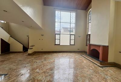 4 Bed Townhouse with En Suite in Spring Valley - 3