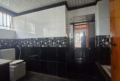 3,500 ft² Commercial Property with Service Charge Included in Runda