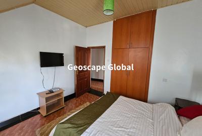 Furnished 1 Bed Apartment with En Suite in Rosslyn - 2