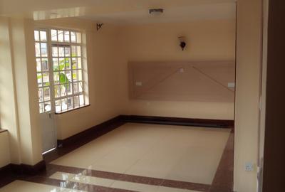 1 Bed Apartment with En Suite at Stima Lane - 3