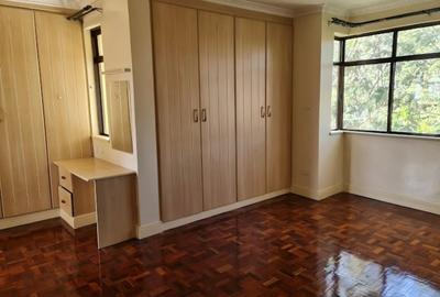 3 Bed Apartment with En Suite in Lavington