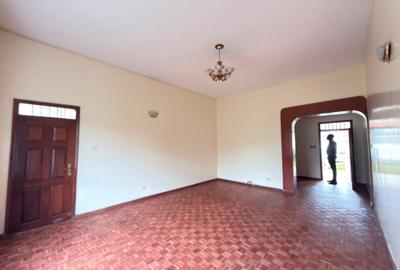 4 Bed Townhouse with En Suite at Lavington - 3
