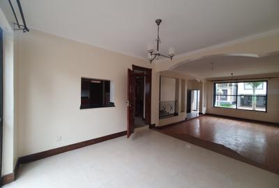 4 Bed House with En Suite at Grevillea Grove - 3