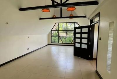 5 Bed Townhouse with En Suite in Karen - 3