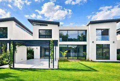 5 Bed Townhouse with En Suite in Runda - 3