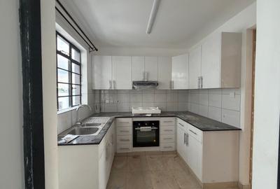 2 Bed Apartment with En Suite in Tatu City - 4