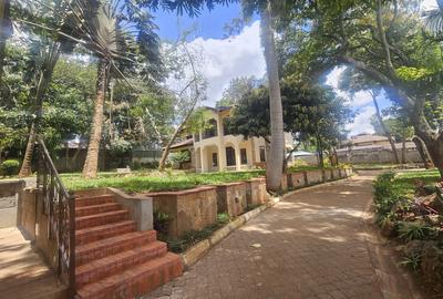 5 Bed House with En Suite in Runda - 3